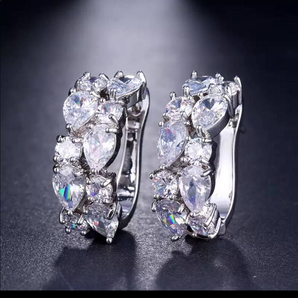 New 925 Silver Round Hearts Diamond Earrings - Picture 2 of 3